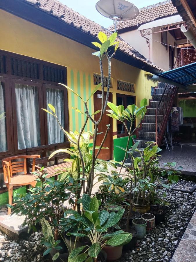 Agung Pring Homestay Batununggul Exteriör bild